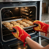Lobster-Claw Oven Mitts — alternate view